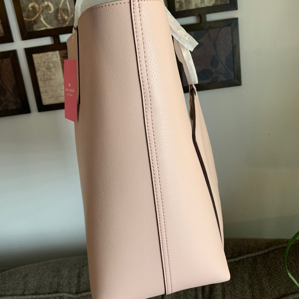 Authentic KATE SPADE Reversible leather tote & wristlet - Picture 14 of 16